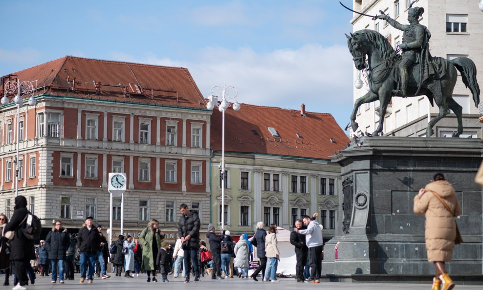 Trg Bana Josipa Jelačića