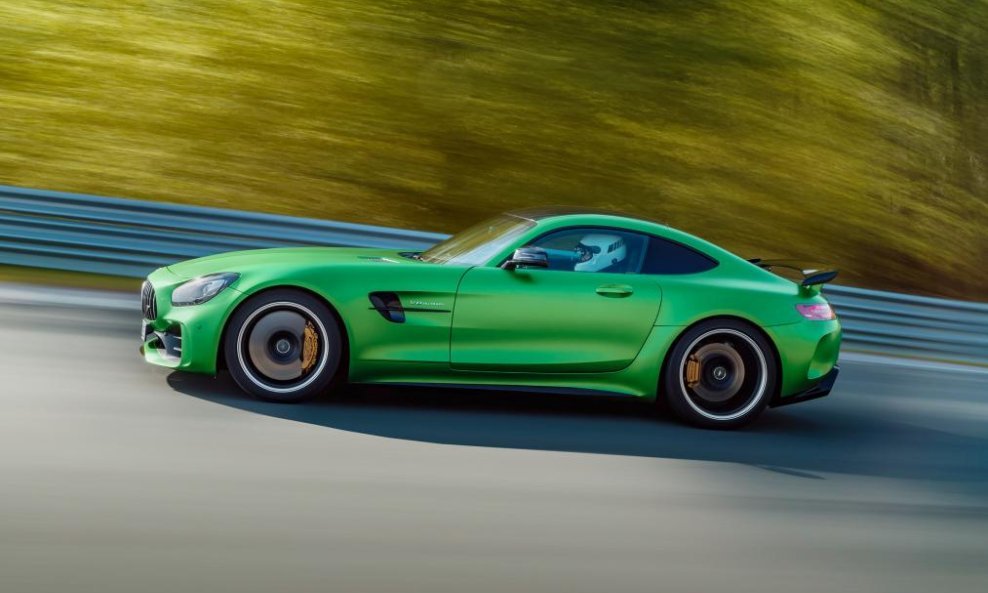  Mercedes-AMG GT R (4)