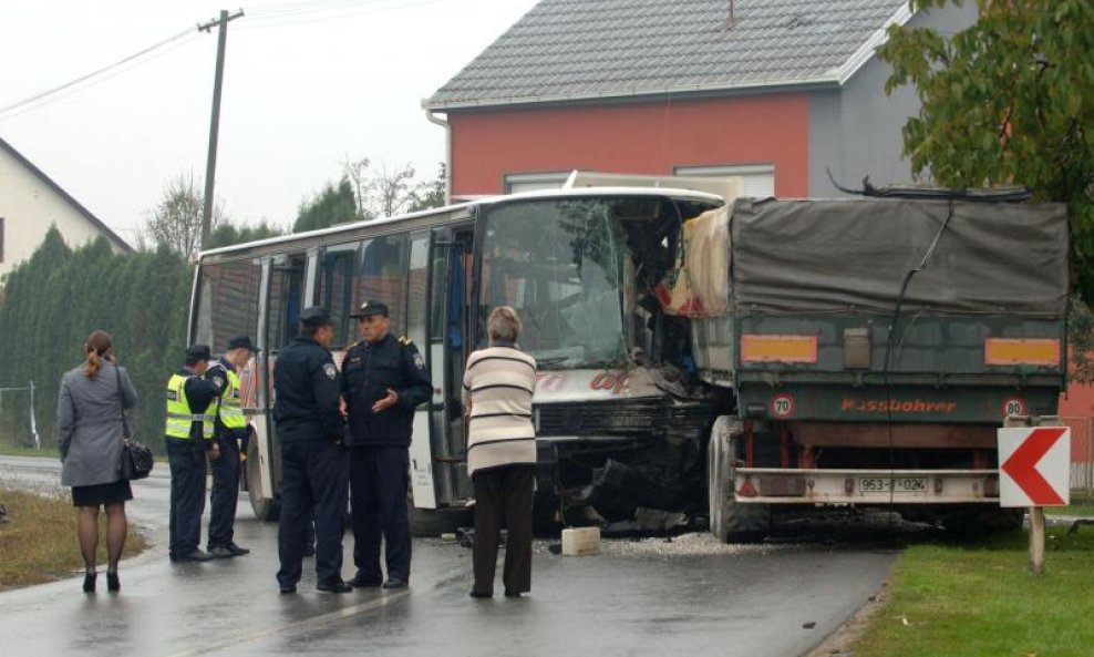 sudar autobusa i kamiona