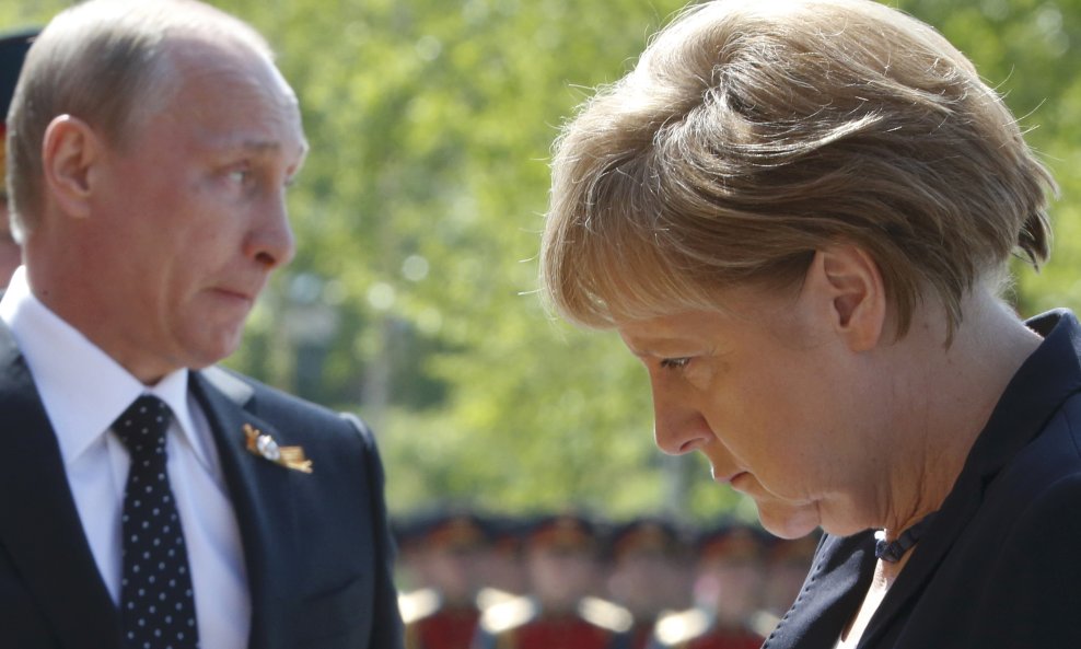 Vladimir Putin i Angela Merkel