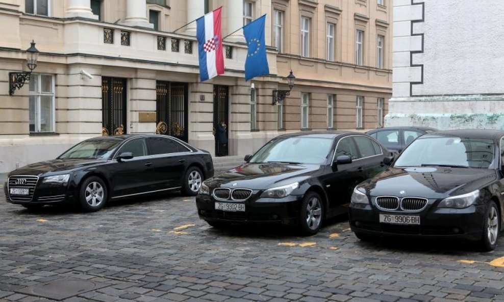 Službeni automobili između Vlade i Sabora