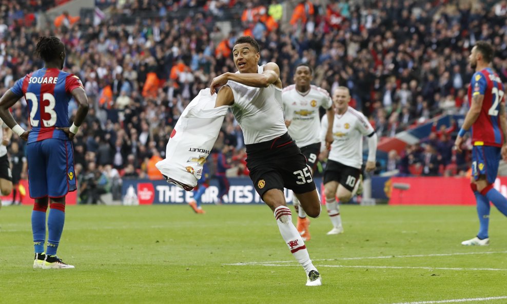 jESSE lINGARD mANCHESTER uNITED cRYSTAL pALACE