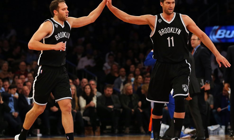 Bojan Bogdanović i Brook Lopez