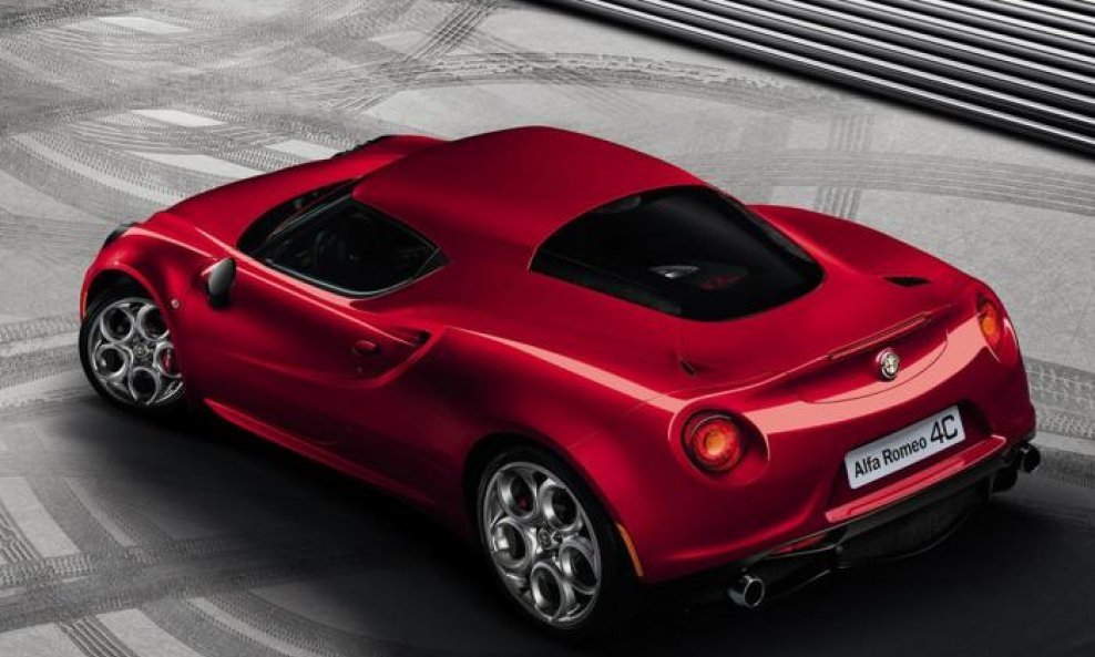 alfa-4c-rear