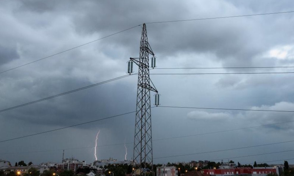 Grmljavinsko nevrijeme u Zagrebu (2)