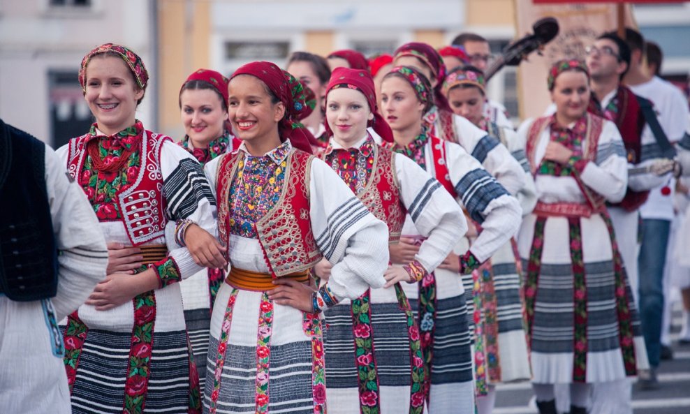 Manifestacija 'Sa susjedima kod sata'