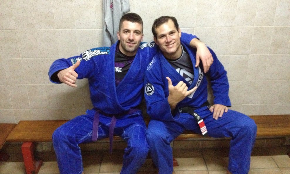 Roger Gracie (desno)