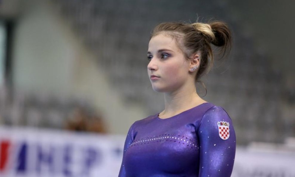 Ana Đerek gimnastika