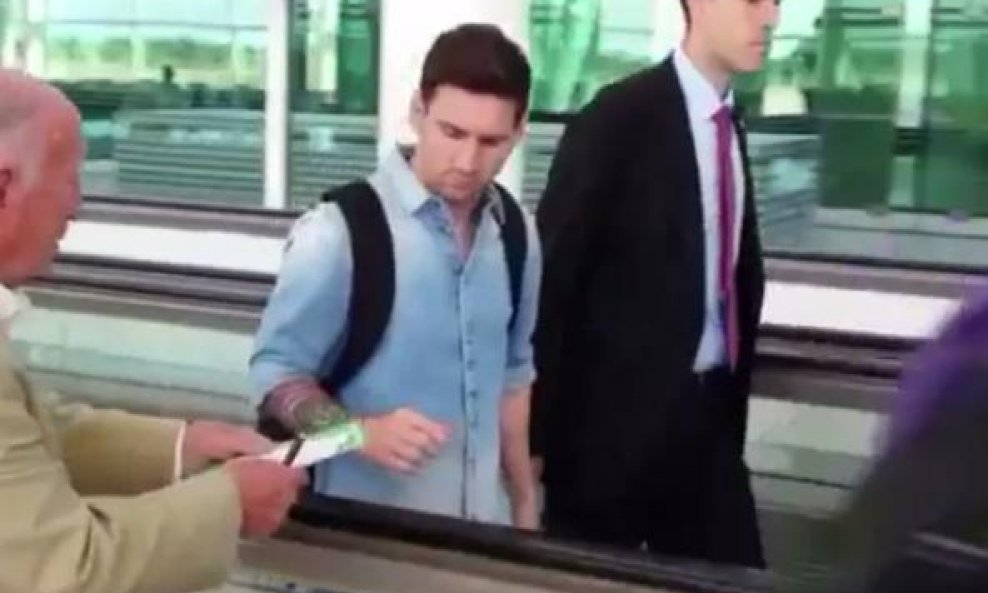 Messi odbija dati autogram