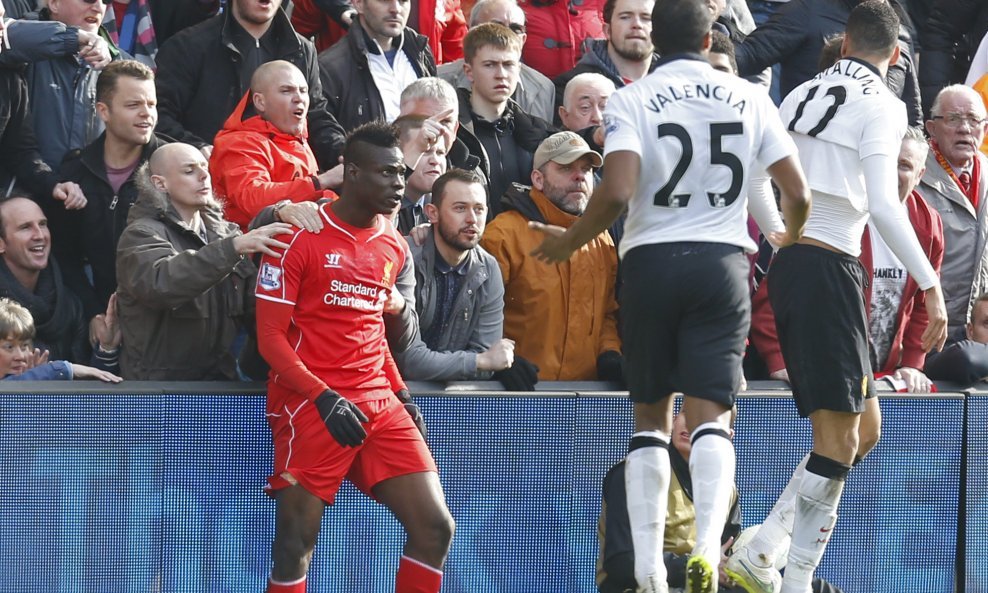 Mario Balotelli navijači Liverpoola