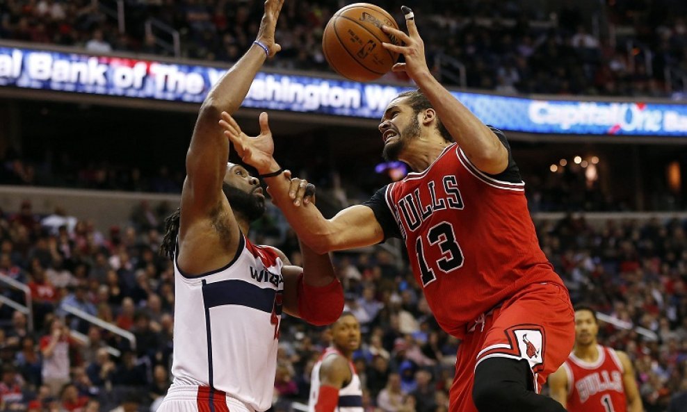 Joakim Noah i Nene