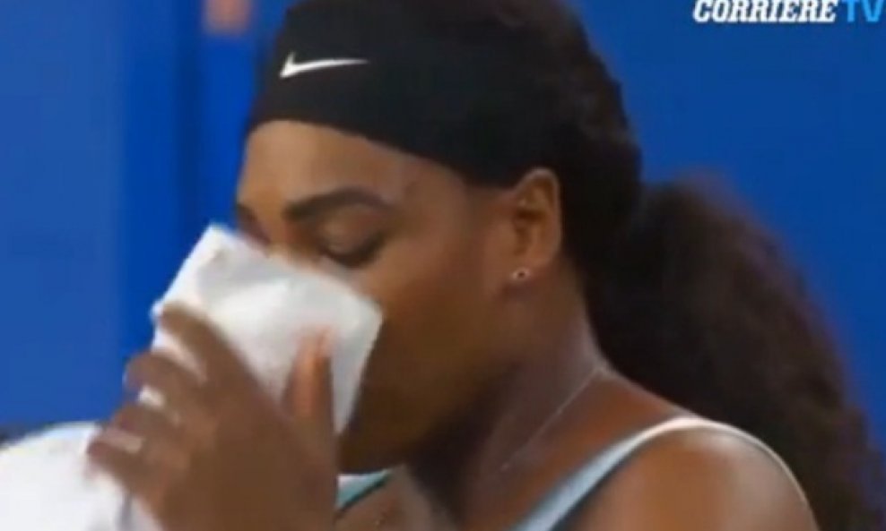 Serena Williams pije espresso