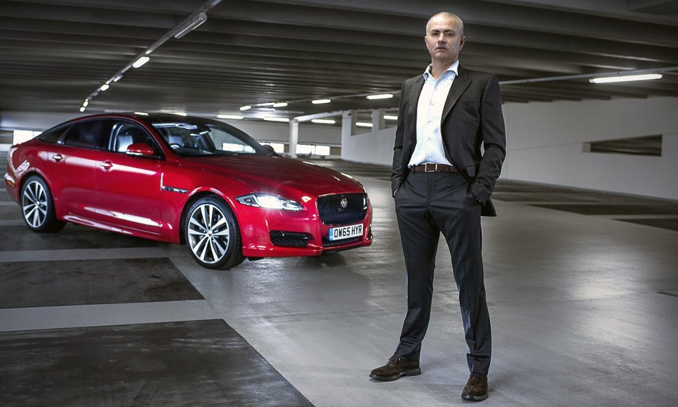 Jose Mourinho i Jaguar XJ