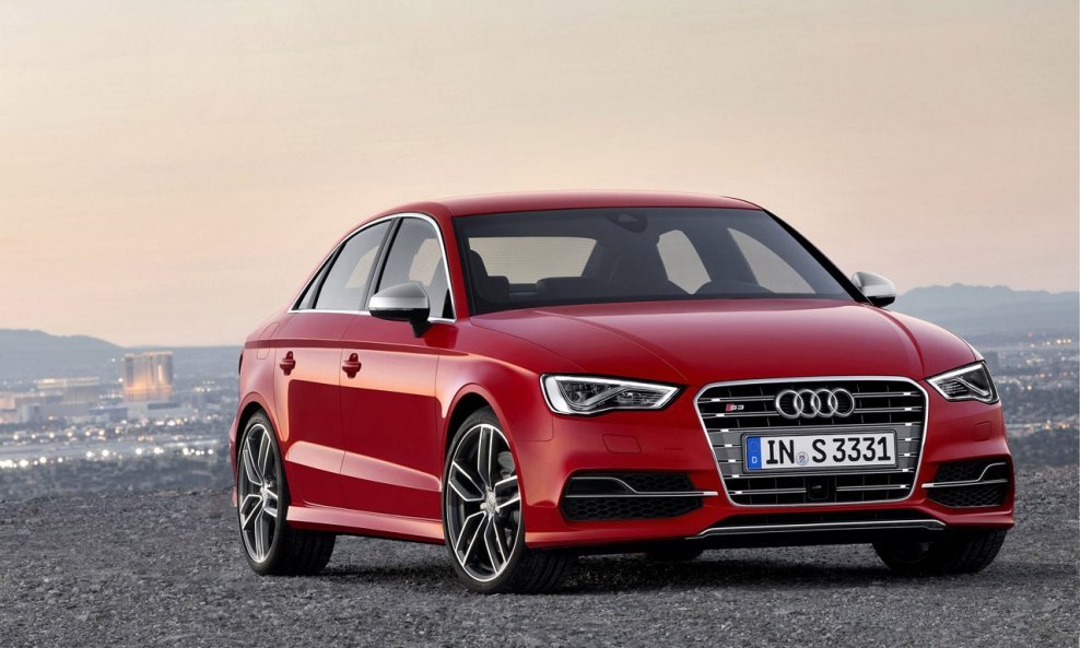 2014-Audi-S3-Sedan-4[3]