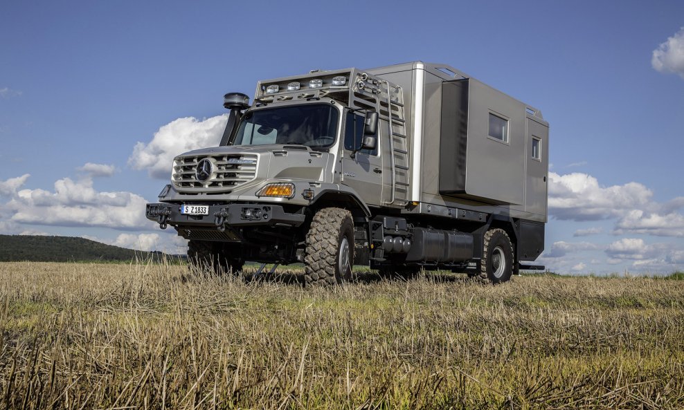 Mercedes-Benz-Zetros-2