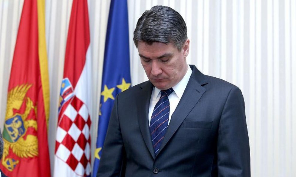 Zoran Milanović pognute glave