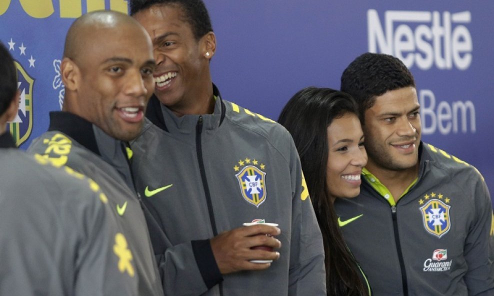 Maicon (L), Jo i Hulk (D) brazilska nogometna reprezentacija