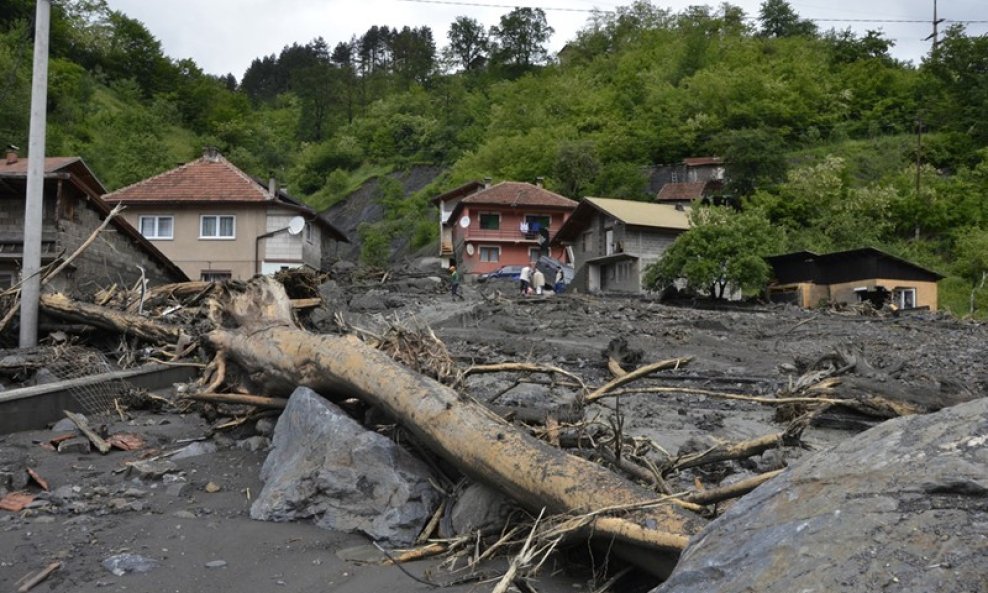 Posljedice poplave i odrona u BiH (2)