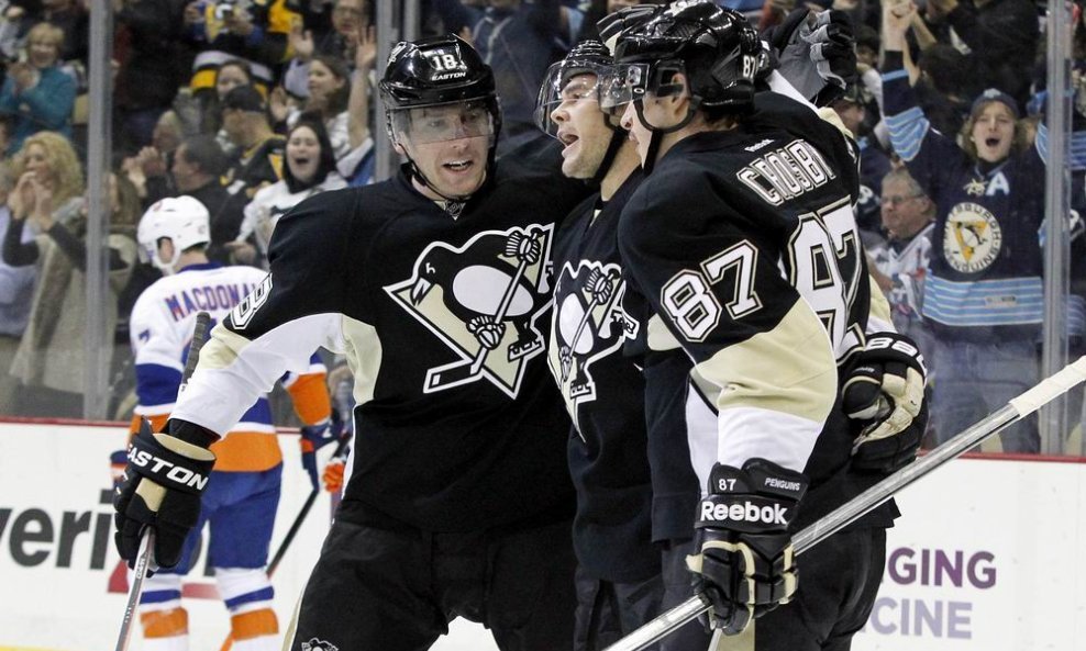 James Neal (l i Sidney Crosby (87)