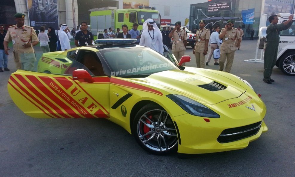 2014-Chevrolet-Corvette-C7-Dubai-Fire-Brigade-3[2]