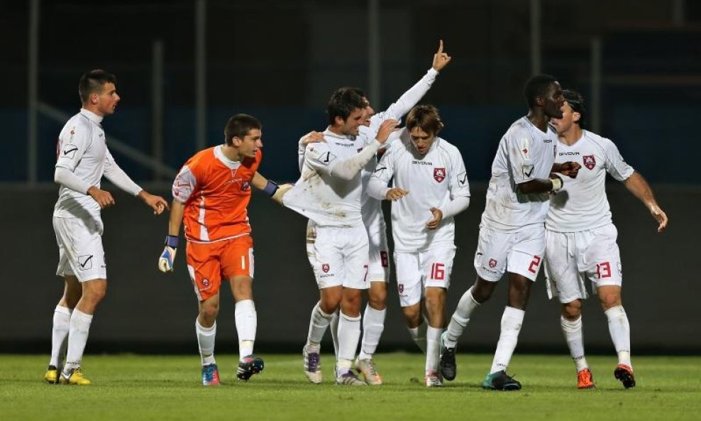 Hajduk slavi gol Bencuna