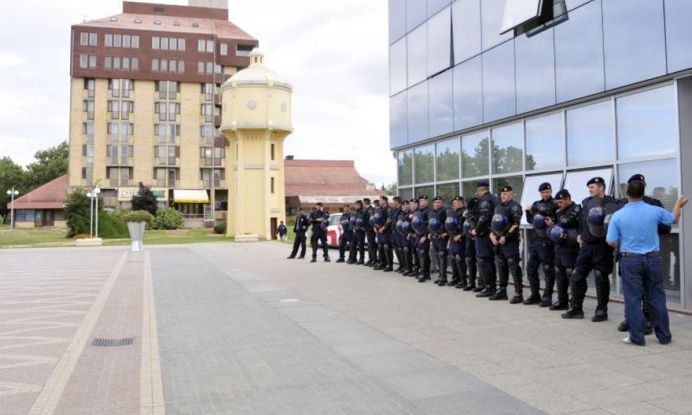 specijalci u Vukovaru rat oko ćirilice