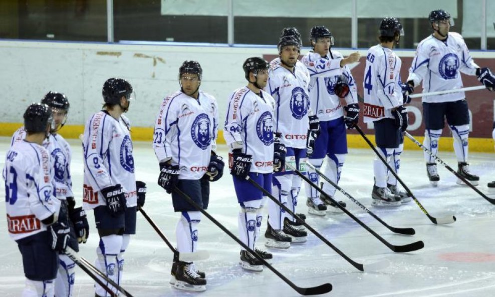 Pripremna utakmica hokejaša Medveščaka za sezonu 2013-14