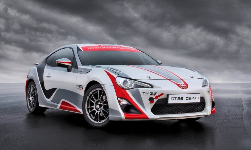 2013-Toyota-GT86-CS-V3-Racecar