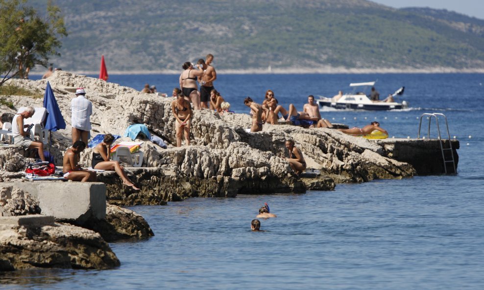 Bablje ljeto na makarskim plažama (6)