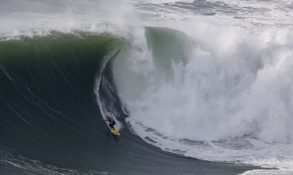 Surfer Garrett McNamara (10)