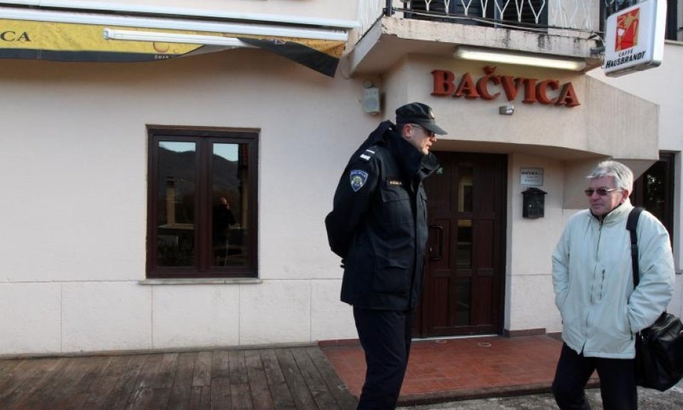 Klub Bačvica policajac