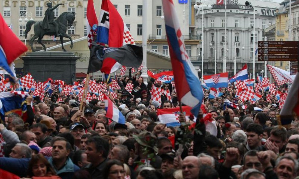 Doček generala na Trgu bana Jelačića (10)