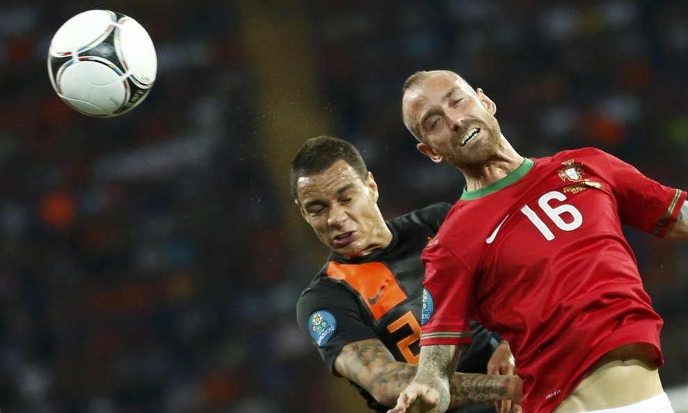 Nizozemska Gregory van der Wiel Portugal Raul Meireles