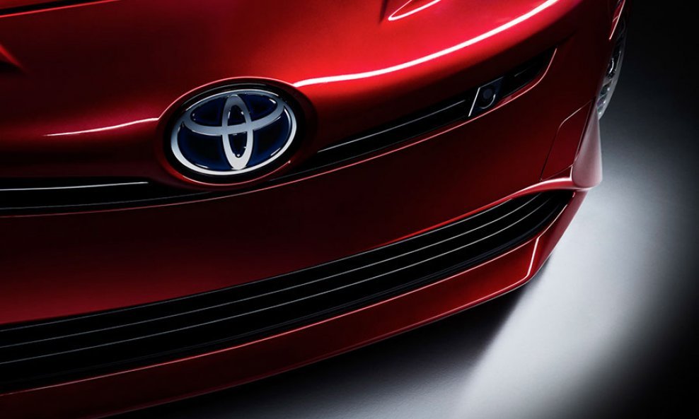2016 Toyota Prius (3)