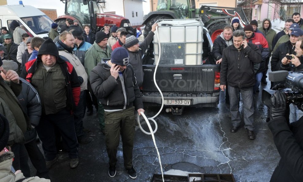 Prosvjed mljekara ispred Sirele, Bjelovar (2)