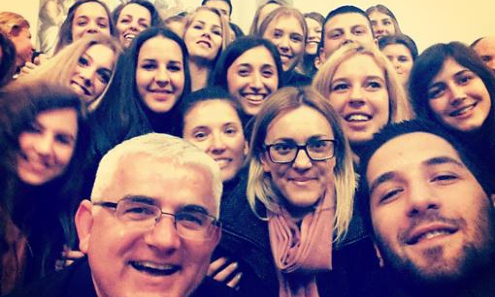 mate uzinić selfie