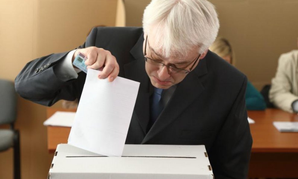 Predsjednik Josipović dao svoj glas na izborima za Europarlament