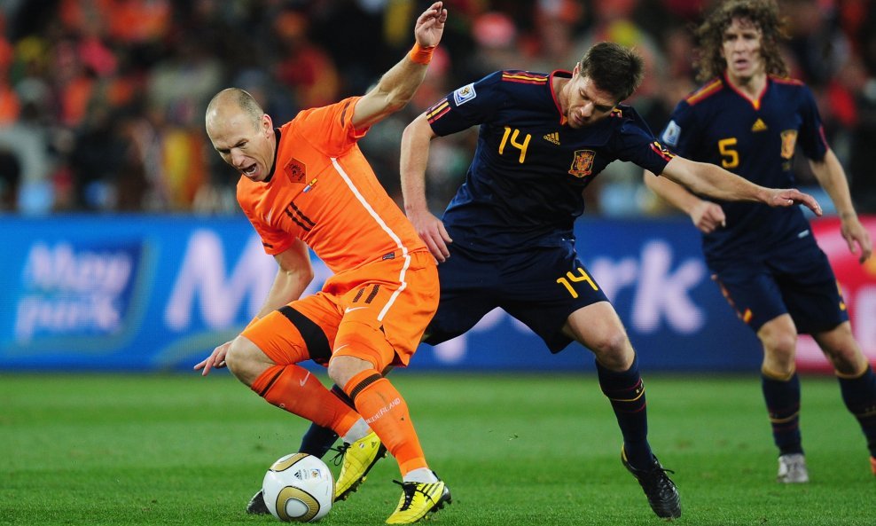 Arjen Robben i Xabi Alonso