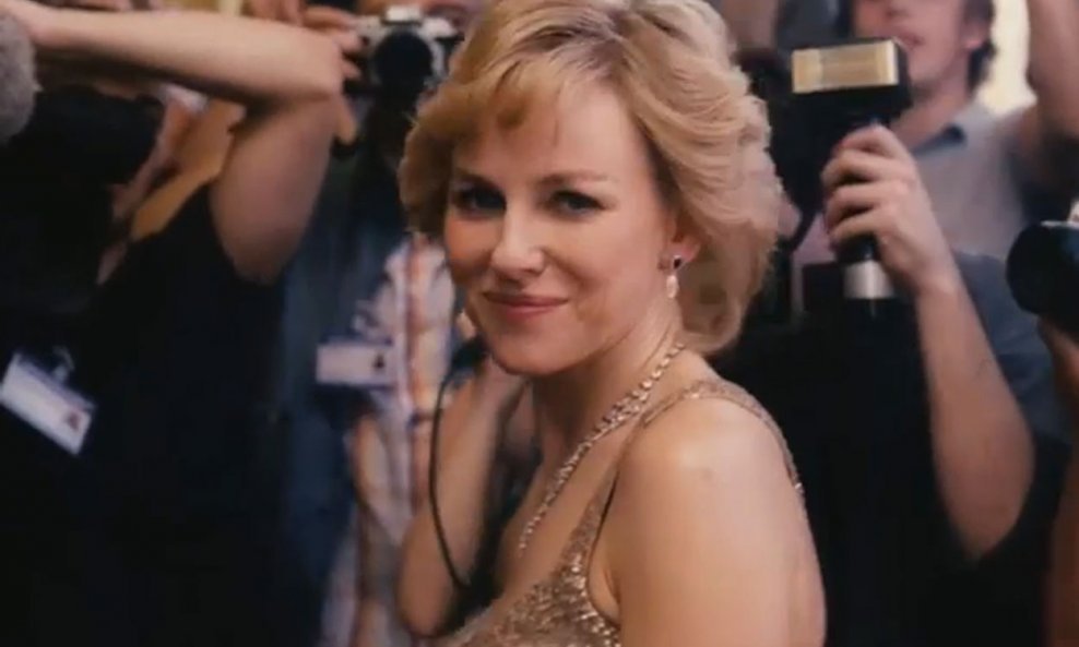 Naomi Watts kao Lady Diana