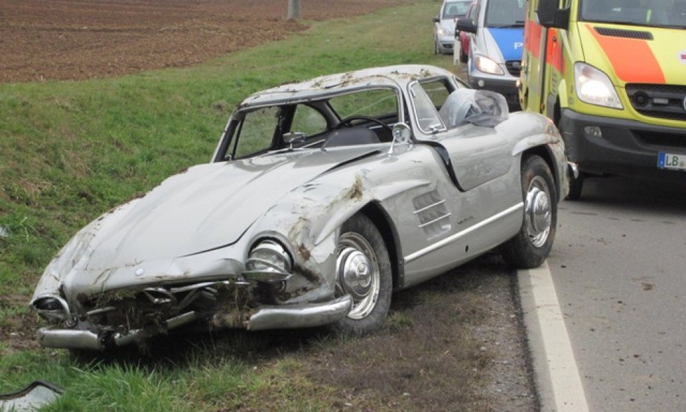 gullwing