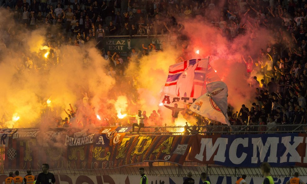 Detalj s utakmice Hajduk - Lokomotiva, Torcida je opet klubu priskrbila novčanu kaznu