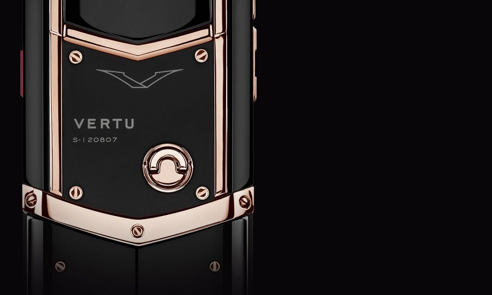 Vertu Signature