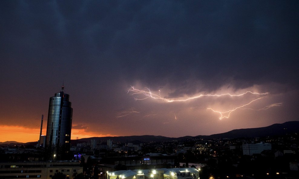 Oluja nad Zagrebom