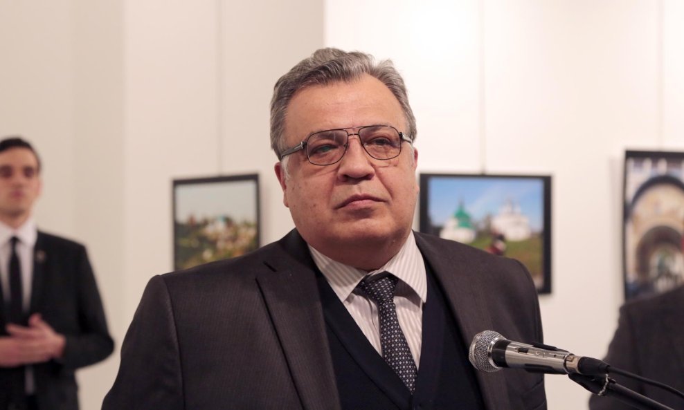 Veleposlanik Karlov