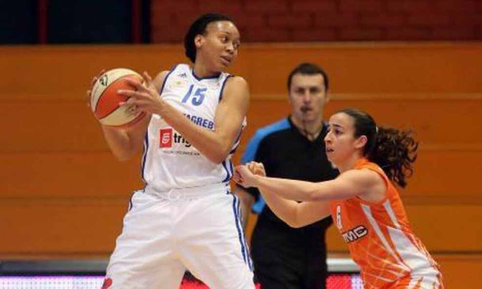 Latoya Williams (ŽKK Novi Zagreb) i Silvia Dominguez