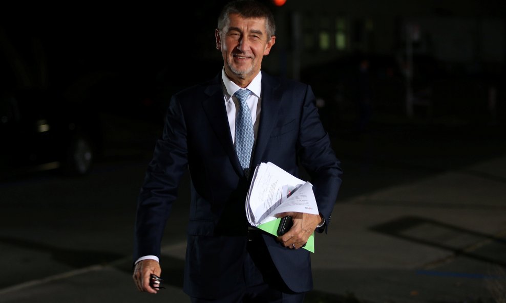 Češki premijer Andrej Babiš predao je u srijedu službenu ostavku svoje vlade predsjedniku Milošu Zemanu