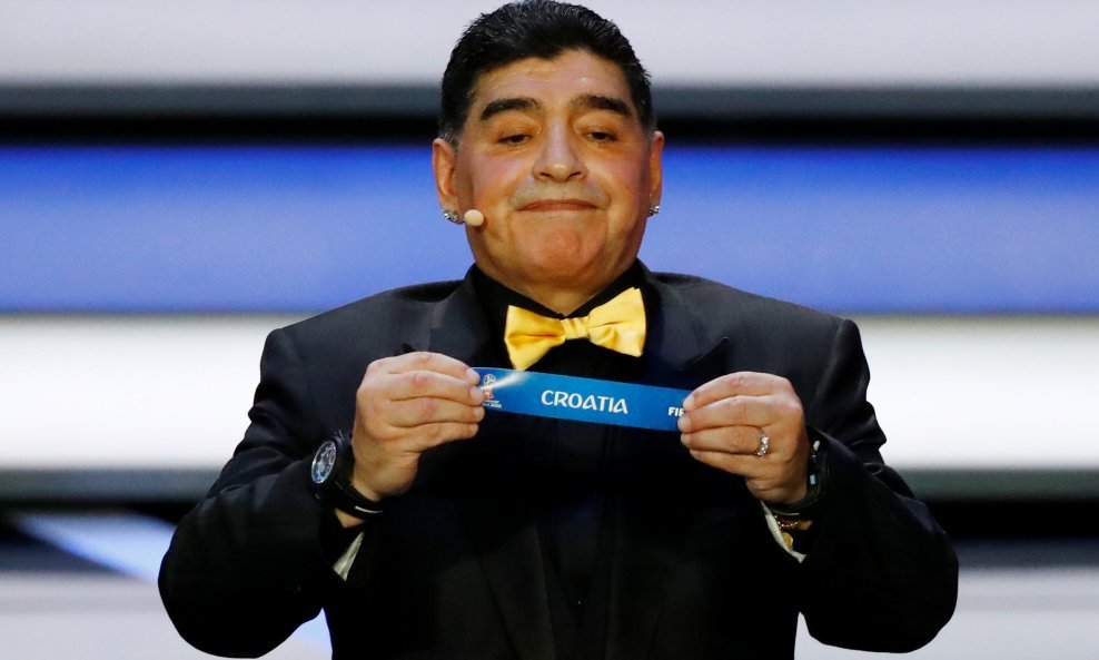 Maradona sa papirićem Croatia