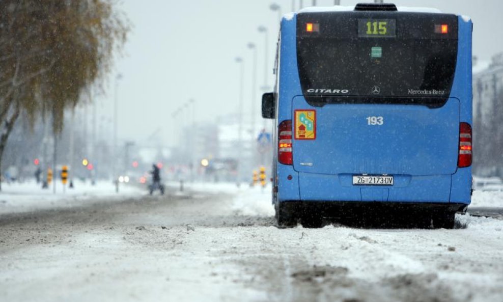 zet autobus snijeg