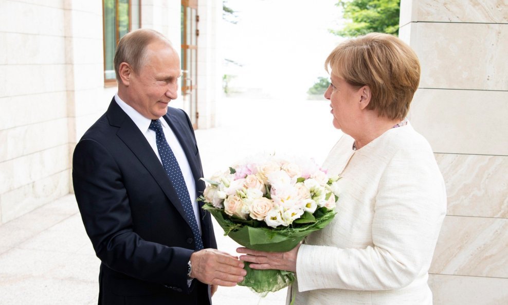 Vladimir Putin i Angela Merkel