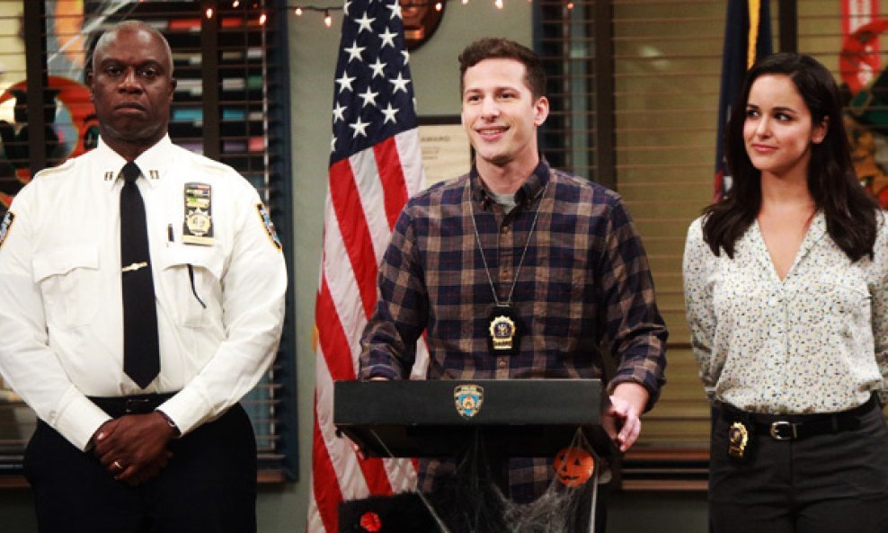 Andre Braugher, Andy Samberg i Melissa Fumero u seriji 'Brooklyn 99'